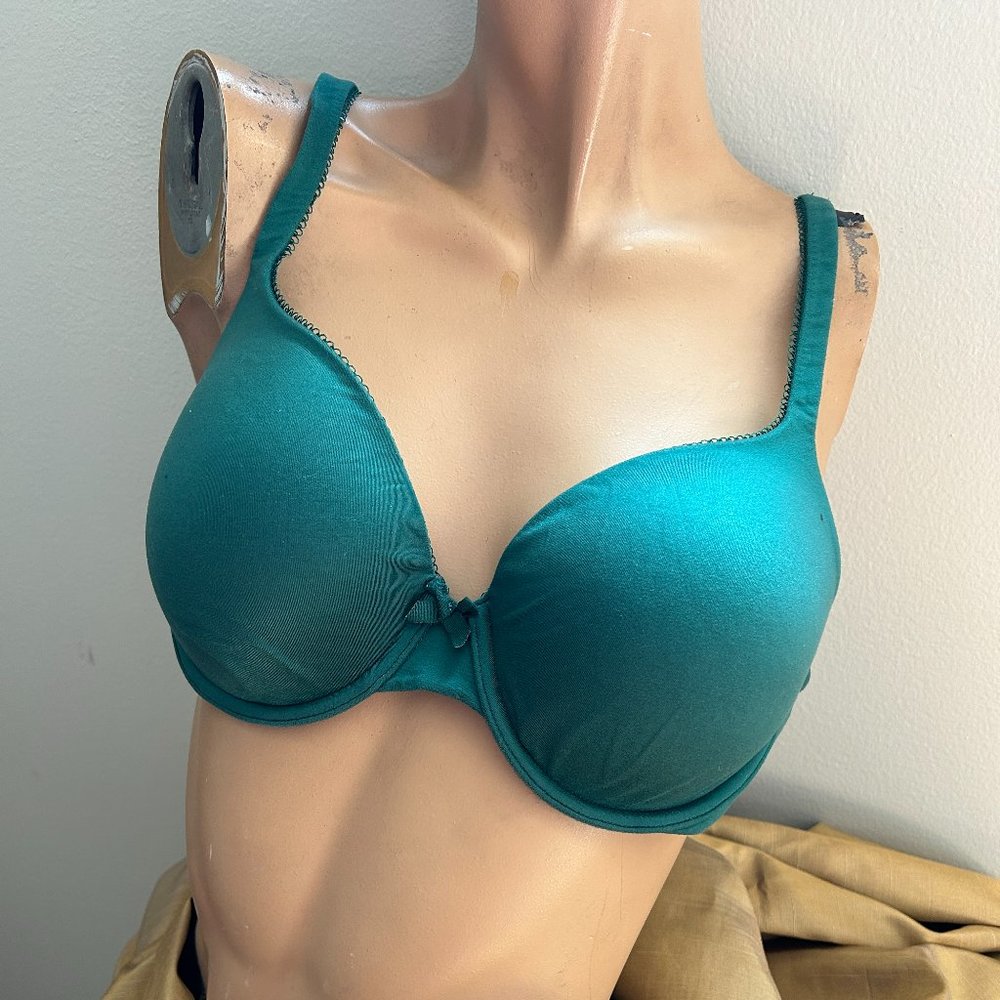Victoria’s Secret Body by Victoria Lined Perfect Coverage Bra – Green | 36C